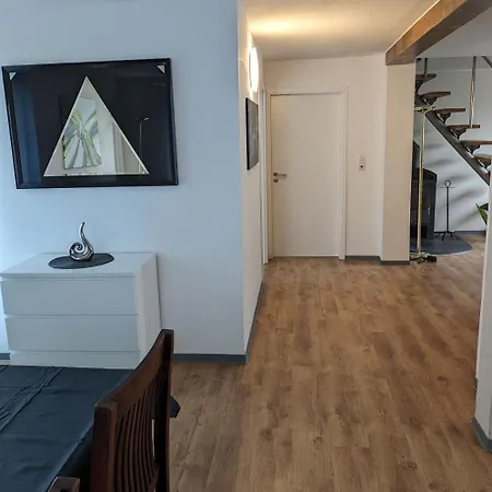 Grosse Landhauswohnung 아파트